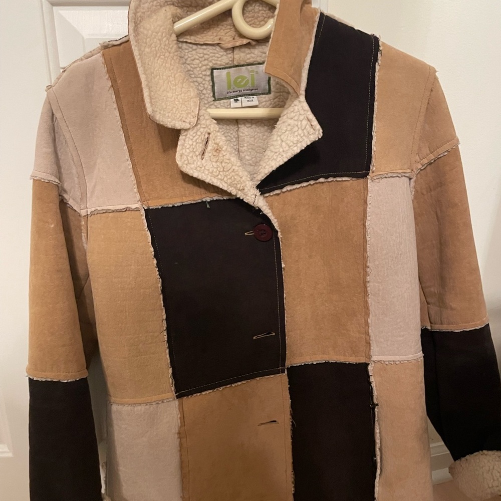 Lei Coat